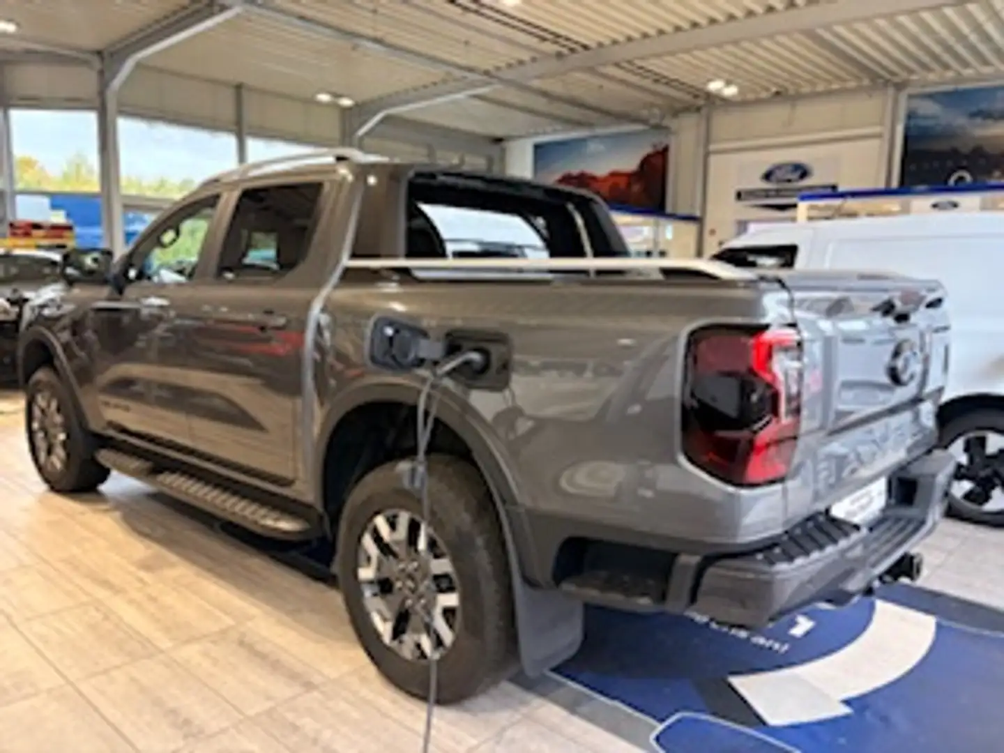 Ford Ranger 2,3 l EcoBoost Doppelkabine PHEV Wildtrak (P703/2A Grau - 2