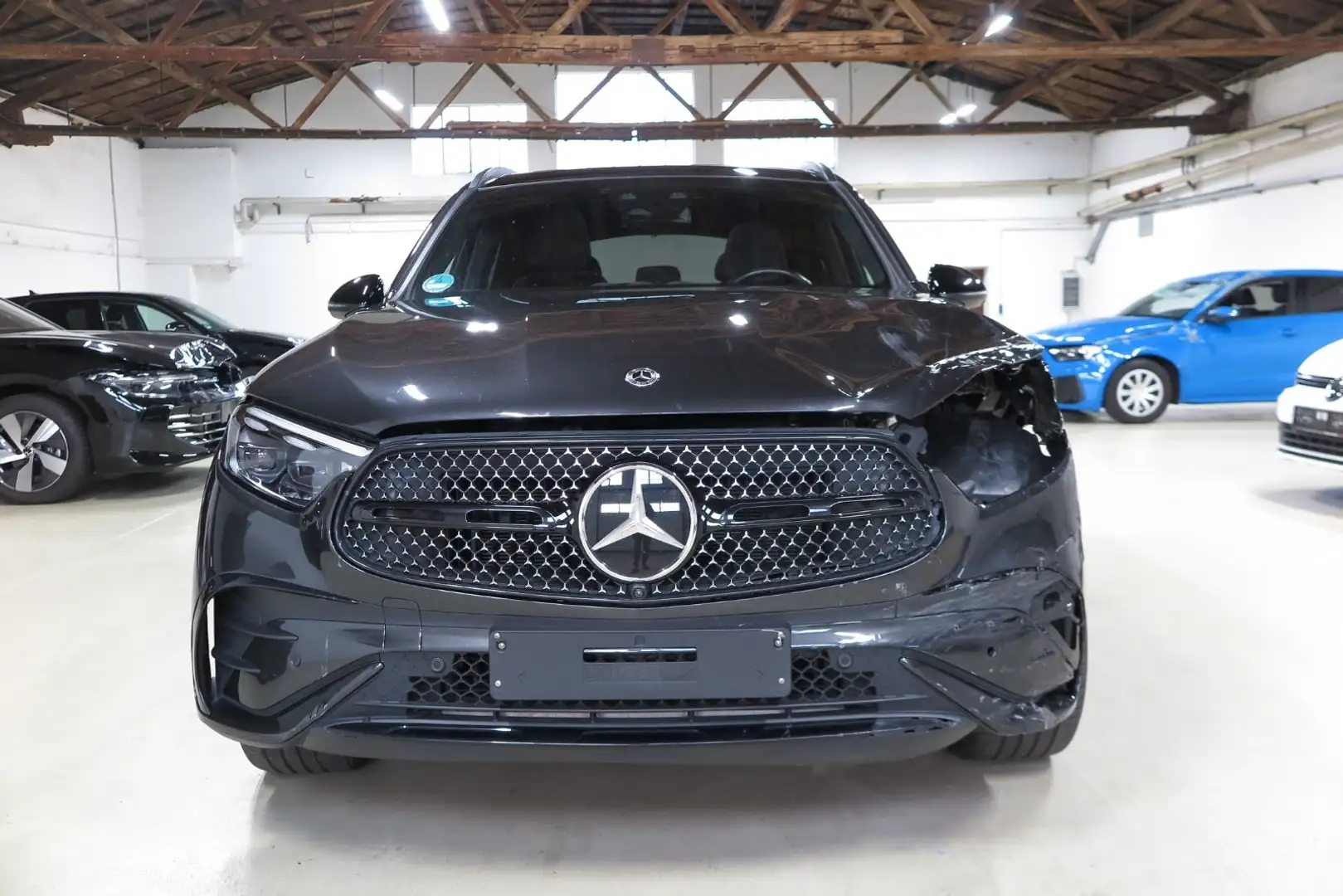 Mercedes-Benz GLC 300 d 4M AMG Night Luft Pano HUD Burm Grey - 2