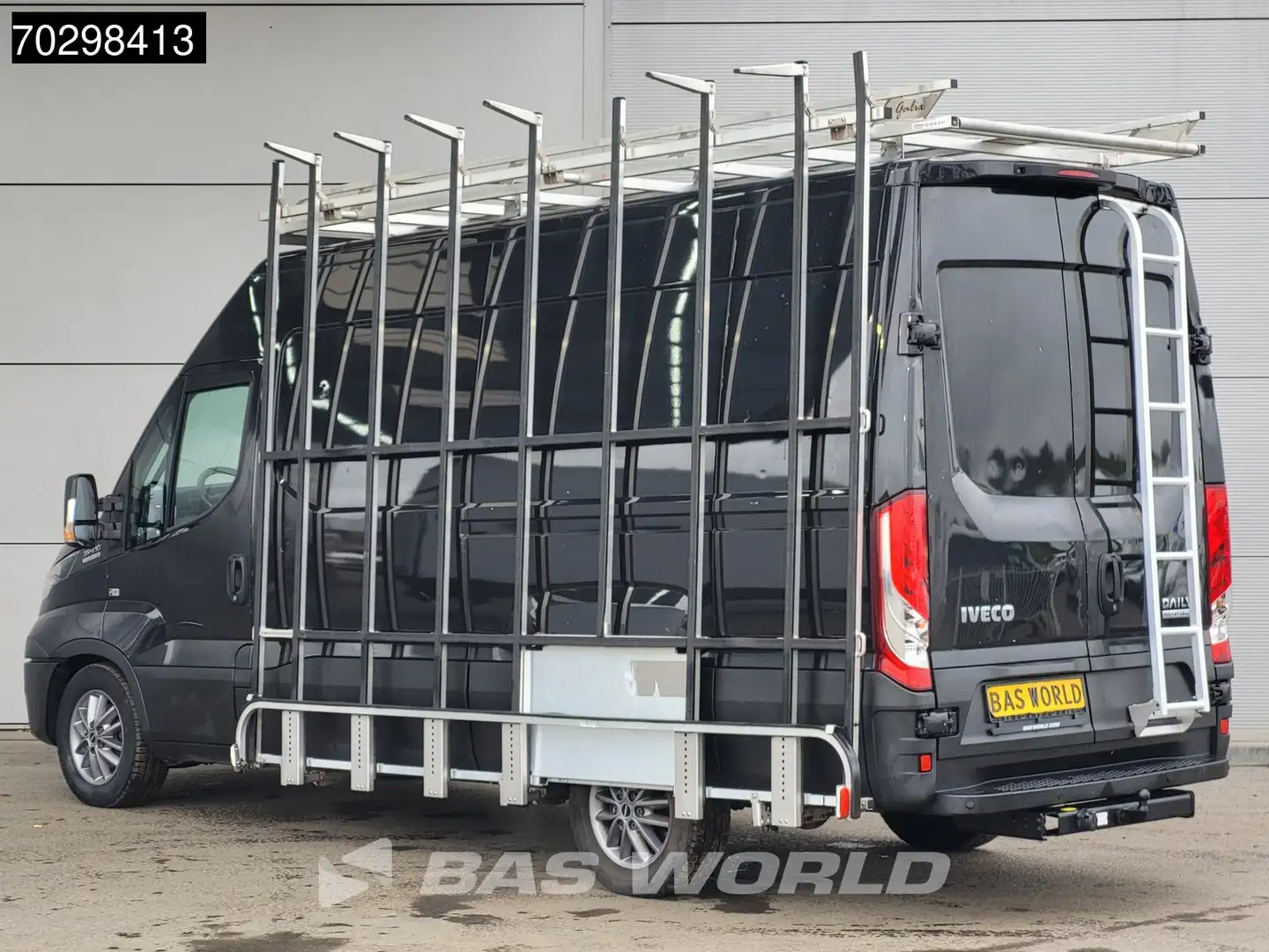 Iveco Daily 35S21 3.0L Automaat Glasresteel 210PK 3,5t Trekhaa Zwart - 2