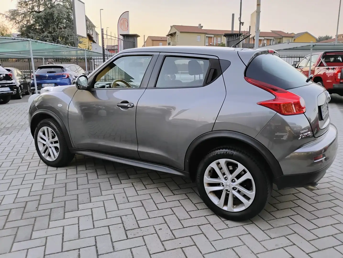 Nissan Juke Juke I 2010 1.5 dci Acenta new Grau - 2