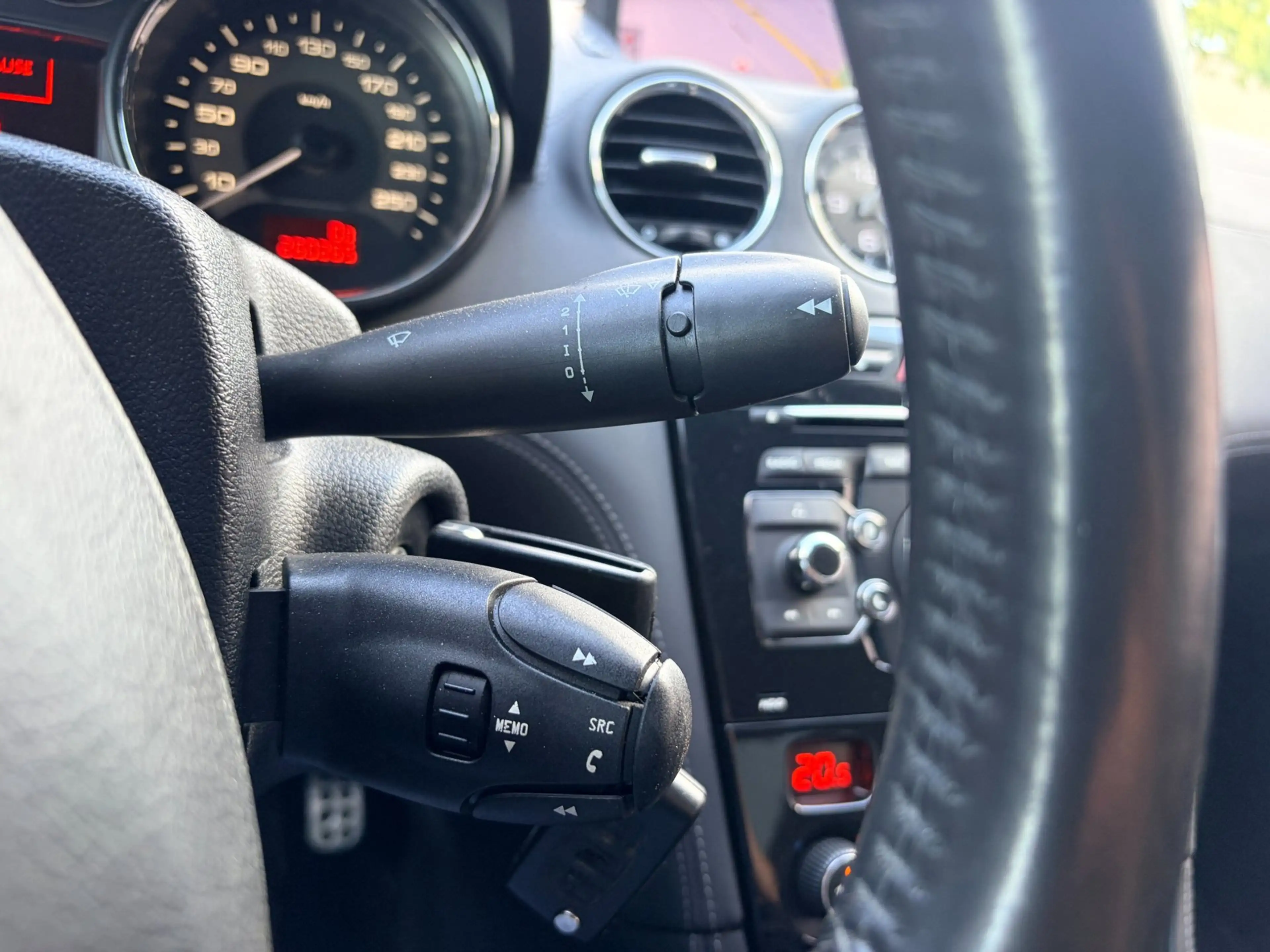 Peugeot RCZ 1.6 THP — photo 10