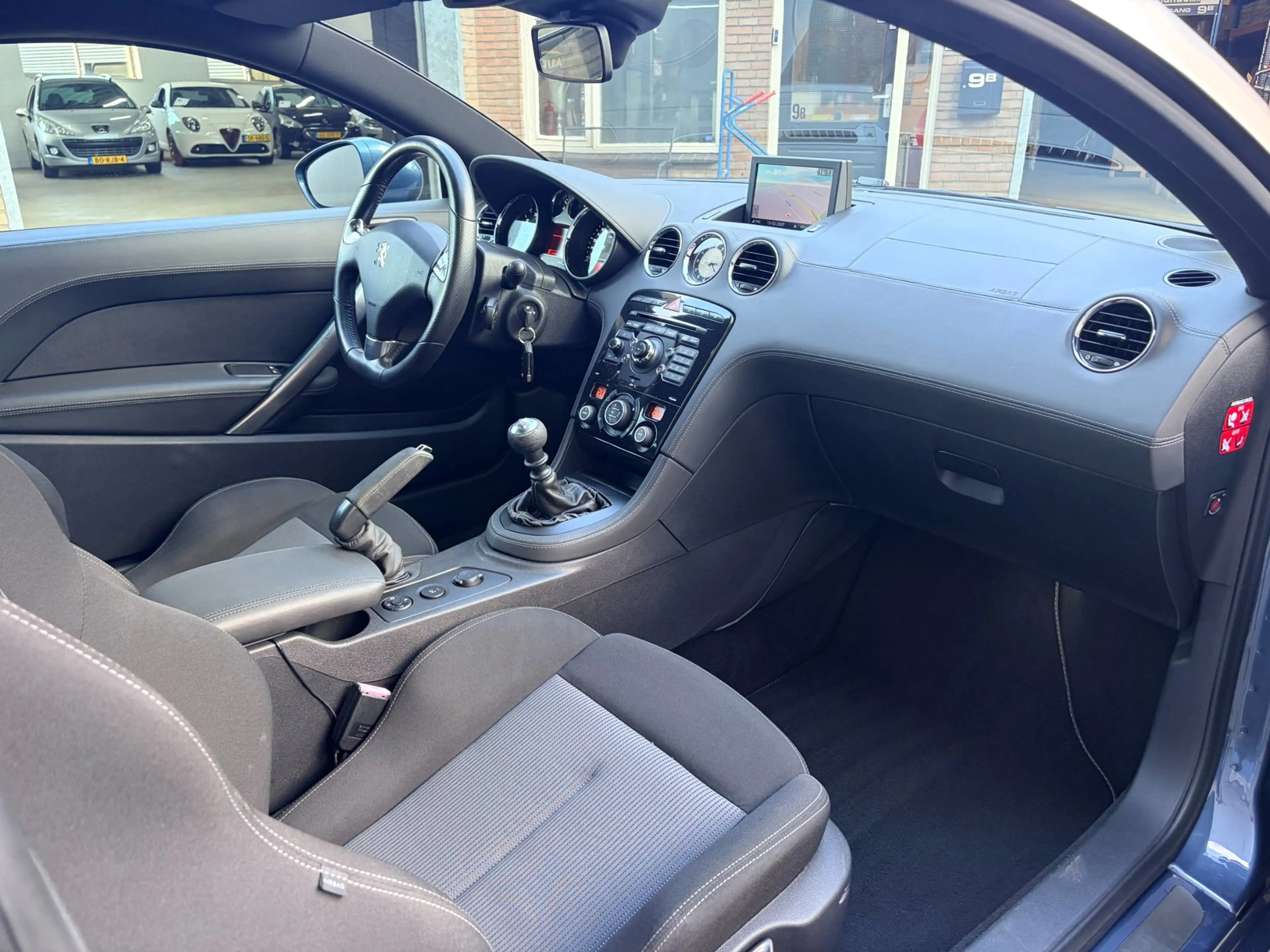 Peugeot RCZ 1.6 THP — photo 6