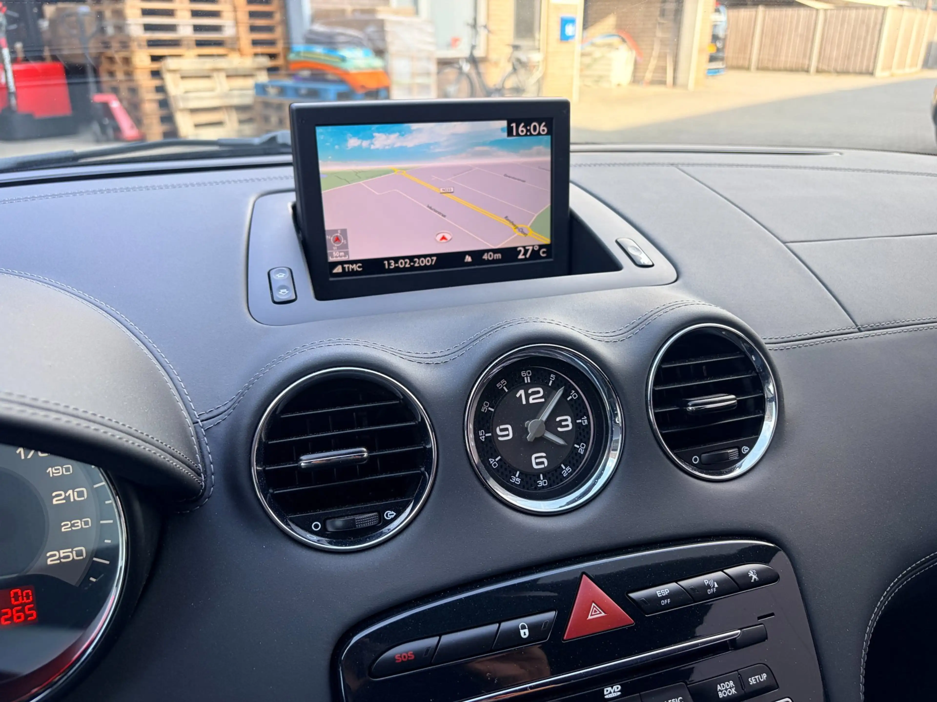 Peugeot RCZ 1.6 THP — photo 11