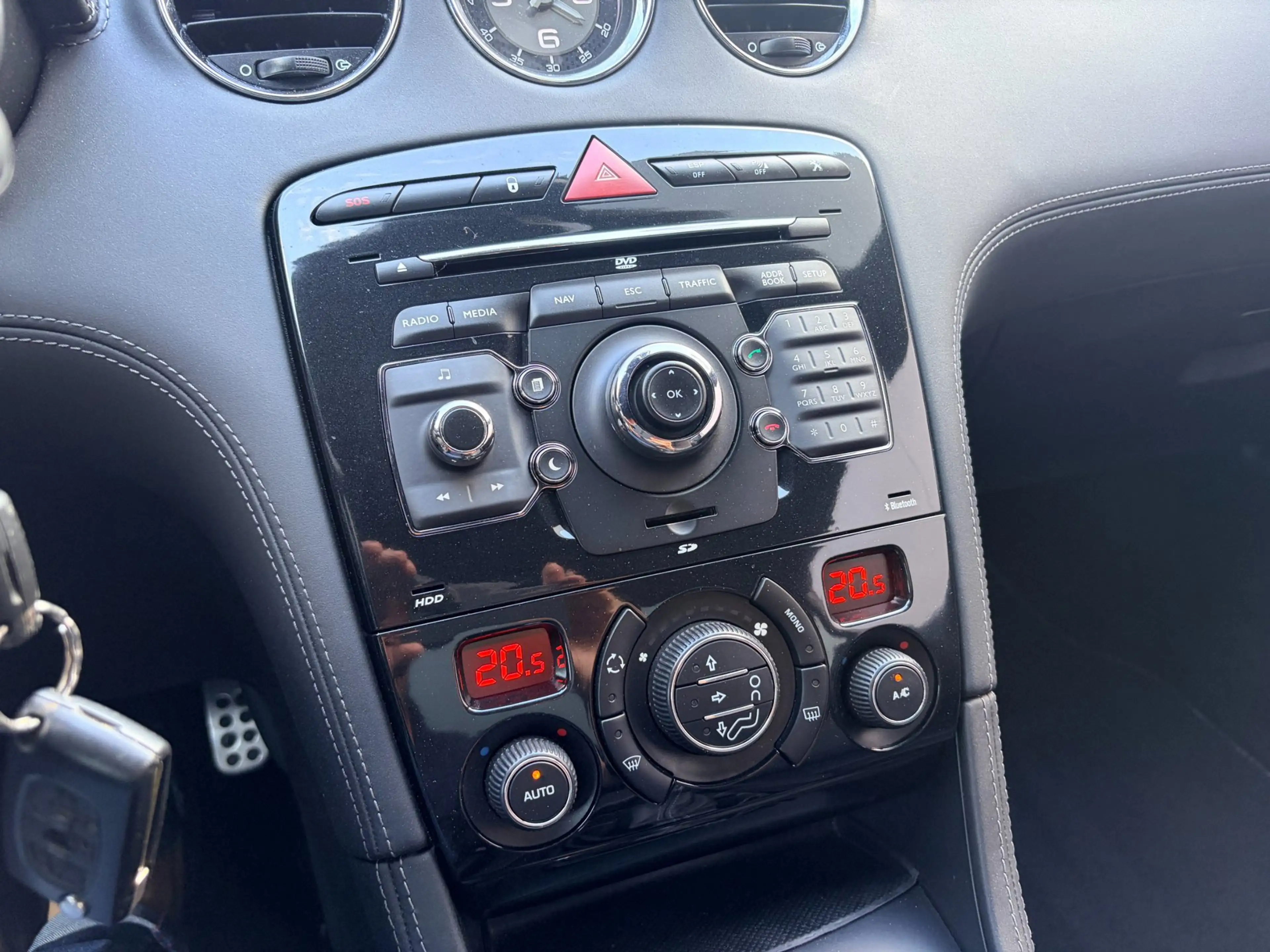 Peugeot RCZ 1.6 THP — photo 12