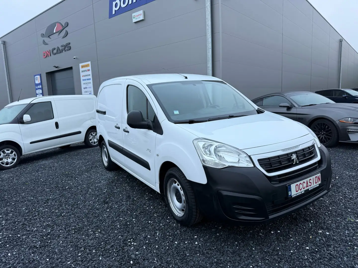 Peugeot Partner 1.6 hdi Wit - 1