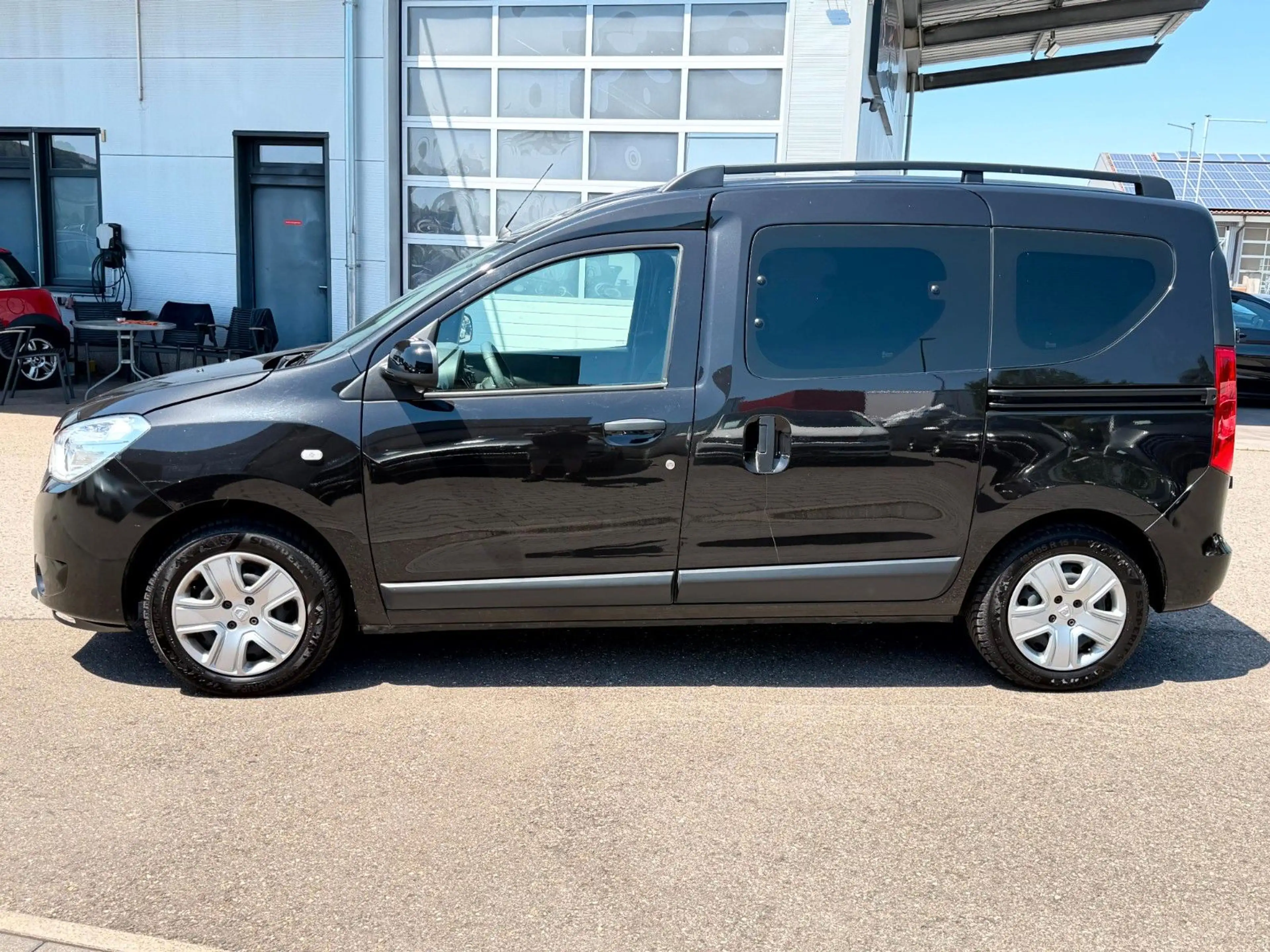 Dacia Dokker TCe 130 Comfort Navi_Kamera_Klima_5 Sitze — photo 10