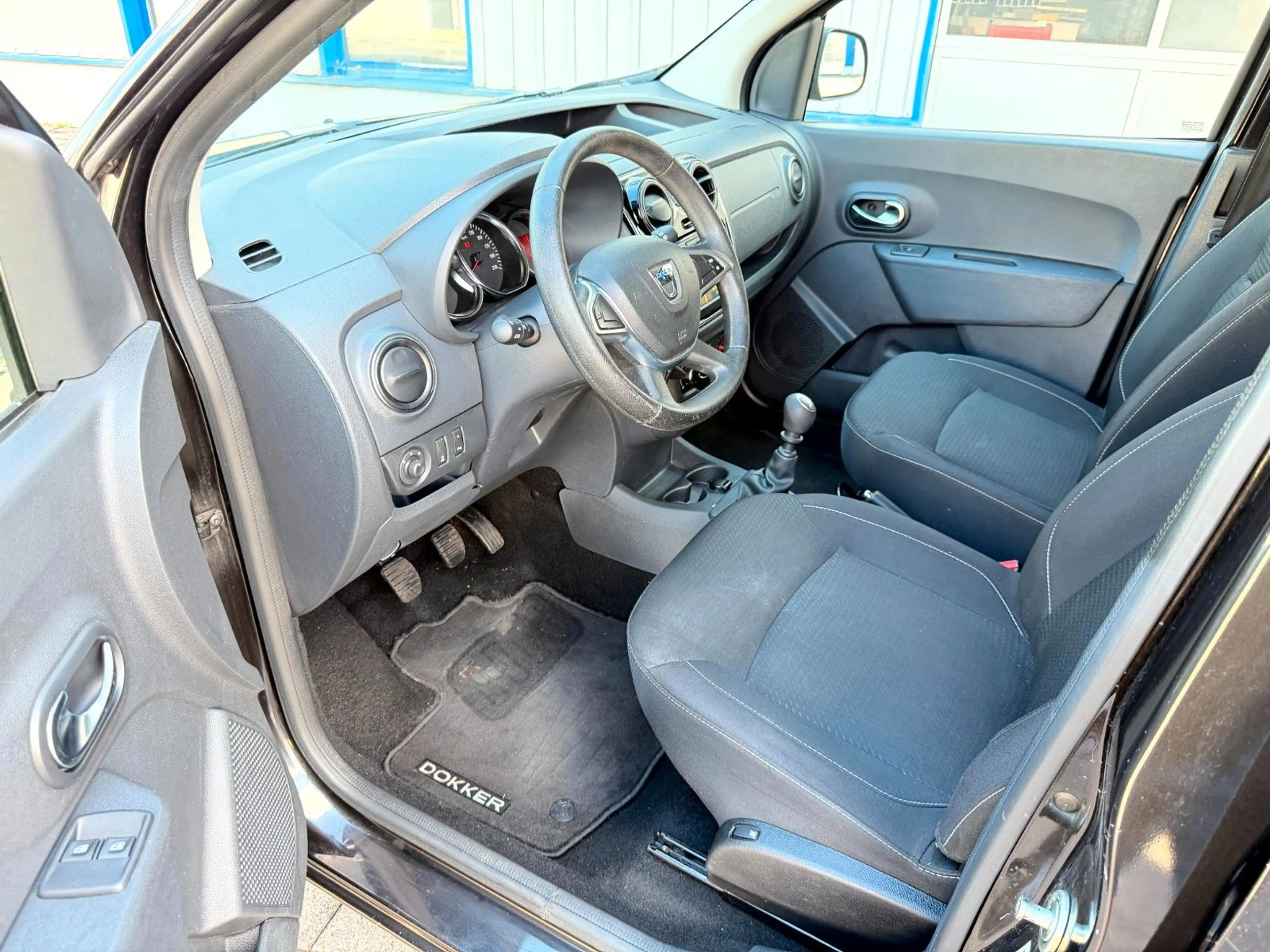 Dacia Dokker TCe 130 Comfort Navi_Kamera_Klima_5 Sitze — photo 12