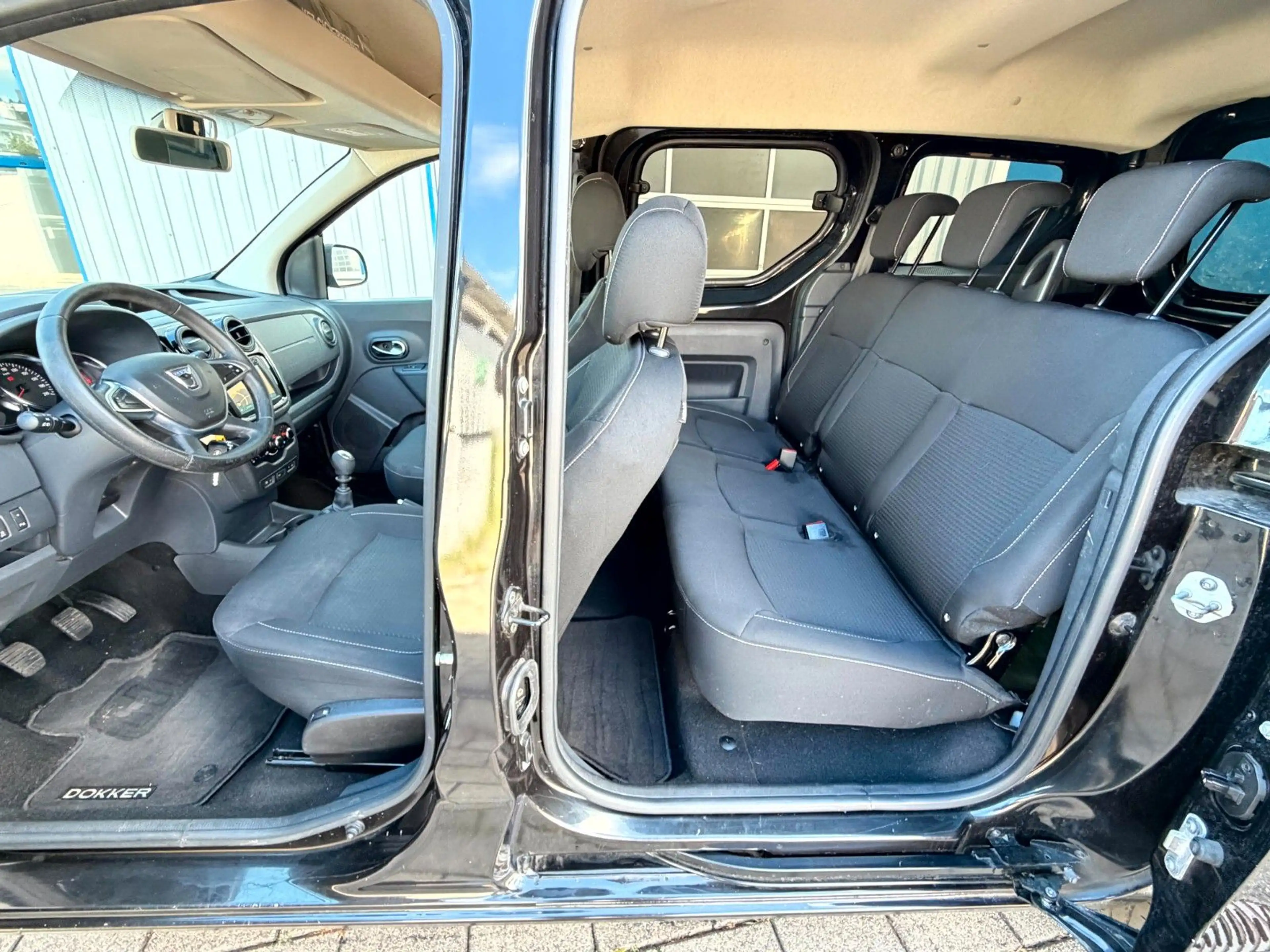 Dacia Dokker TCe 130 Comfort Navi_Kamera_Klima_5 Sitze — photo 13
