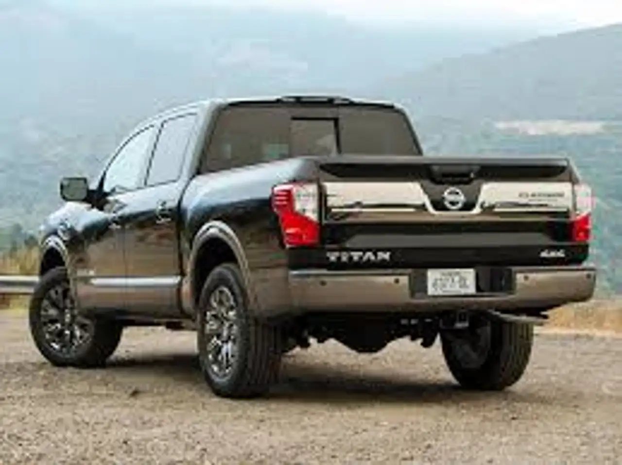 Nissan Titan снимка Nissan Titan