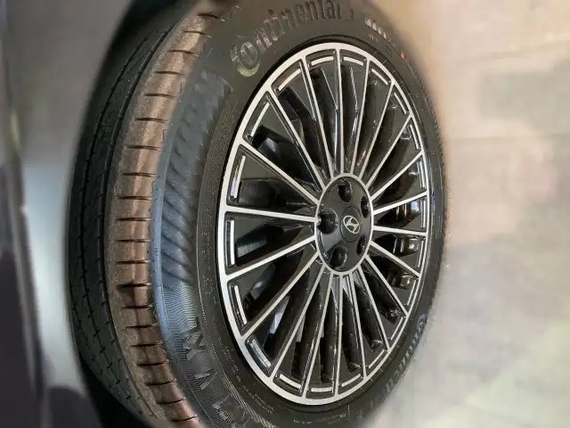 Hyundai IONIQ 9 Calligraphy 110 kWh 4WD Ansicht 5