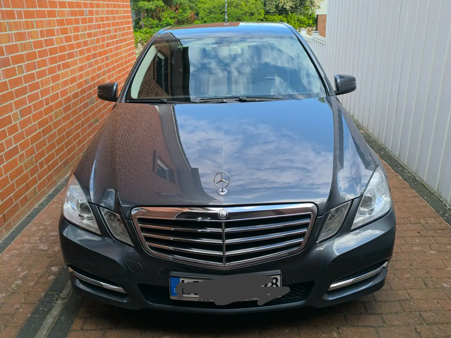 Mercedes-Benz E 220 CDI DPF BlueEFFICIENCY 7G-TRONIC Avantgarde Schwarz - 1