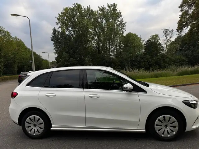 Mercedes-Benz B-Class view 15
