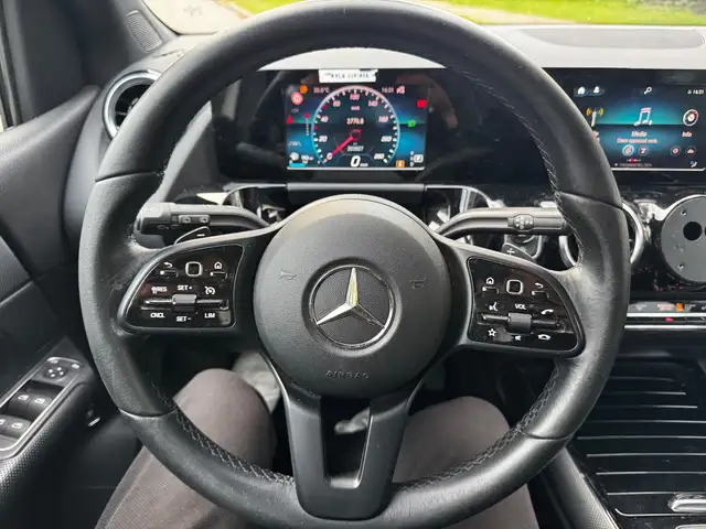 Mercedes-Benz B-Class view 6