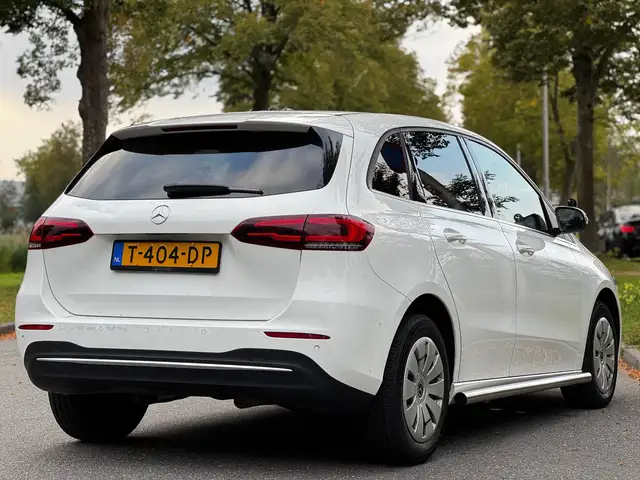 Mercedes-Benz B-Class view 12