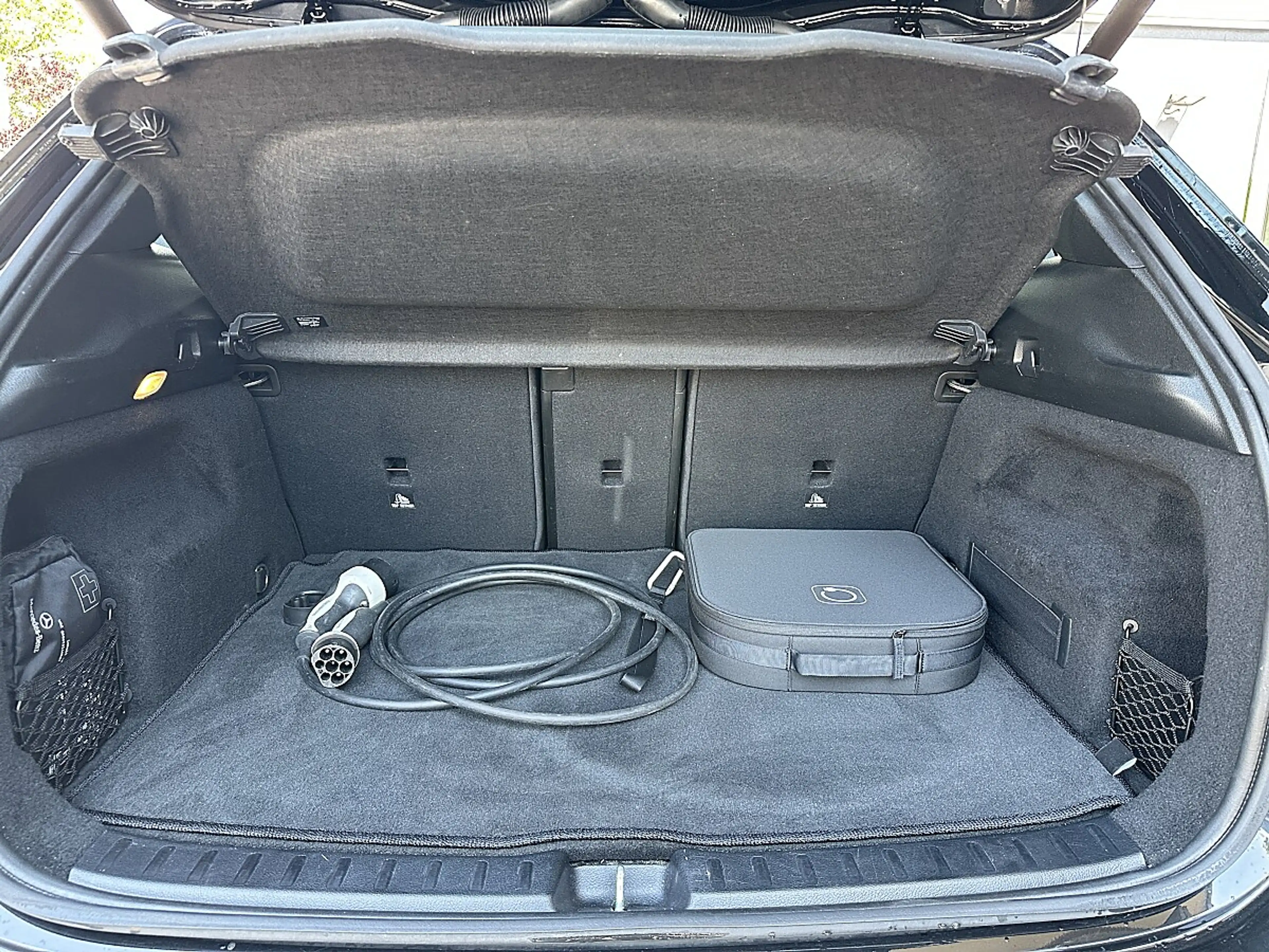 Mercedes-Benz EQA 300 4MATIC Progressive Aut. / AHK / RFK / SZH /... — photo 11