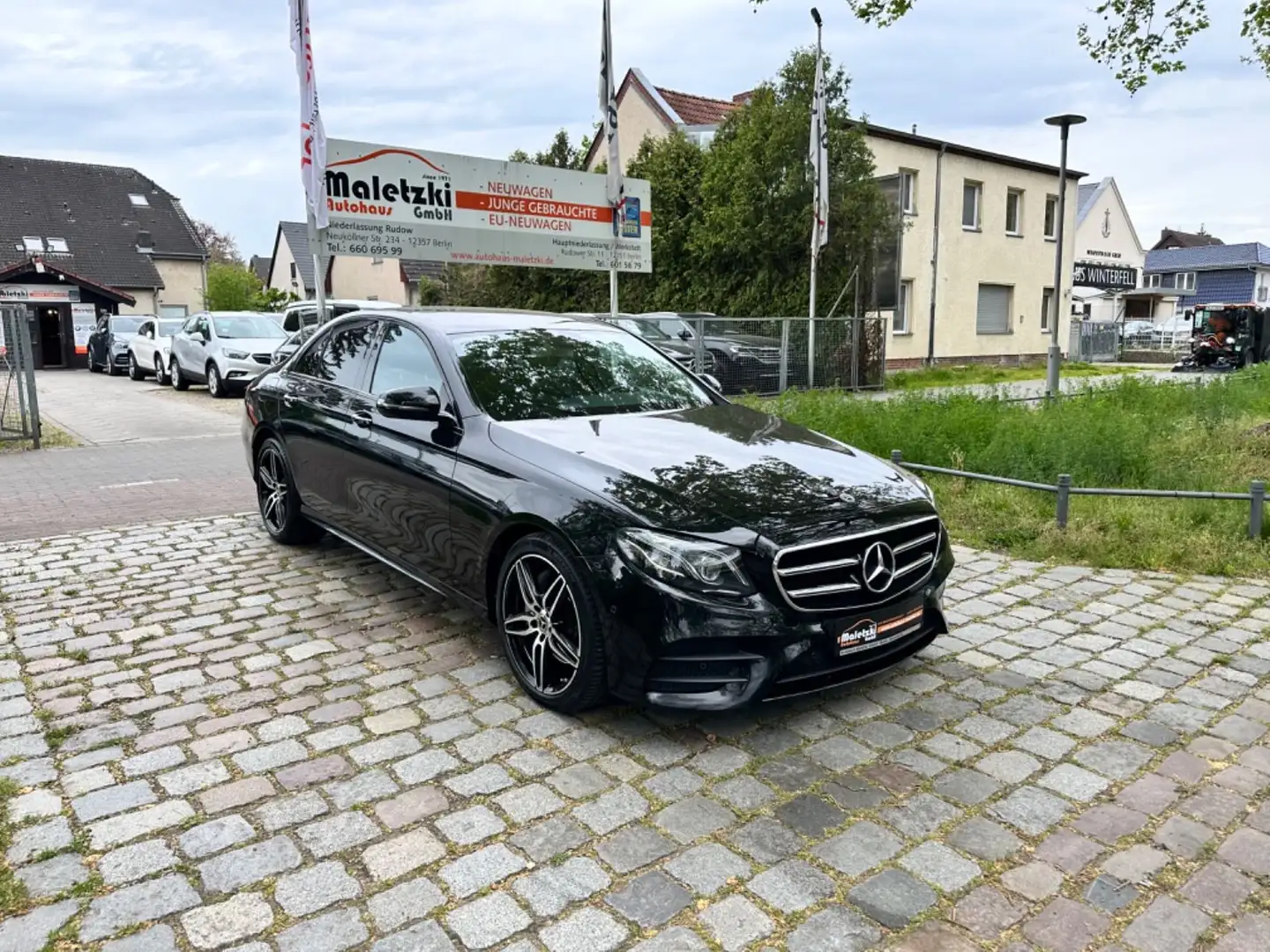 Mercedes-Benz E 200 4Matic AMG*Totwinkel*AppleCar*Kamera* Чорний - 1