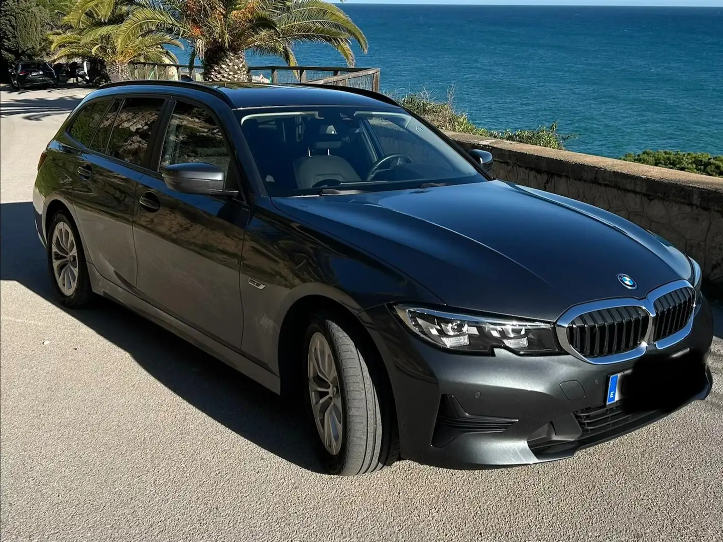 BMW 320 320e Touring Gris - 1