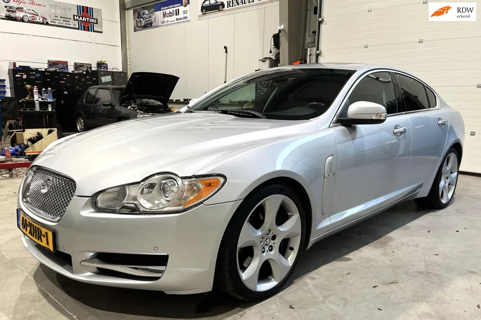 Jaguar XF 4.2 SV8 Supercharged, stoelverw/vent,20inch, cruis Grau - 1
