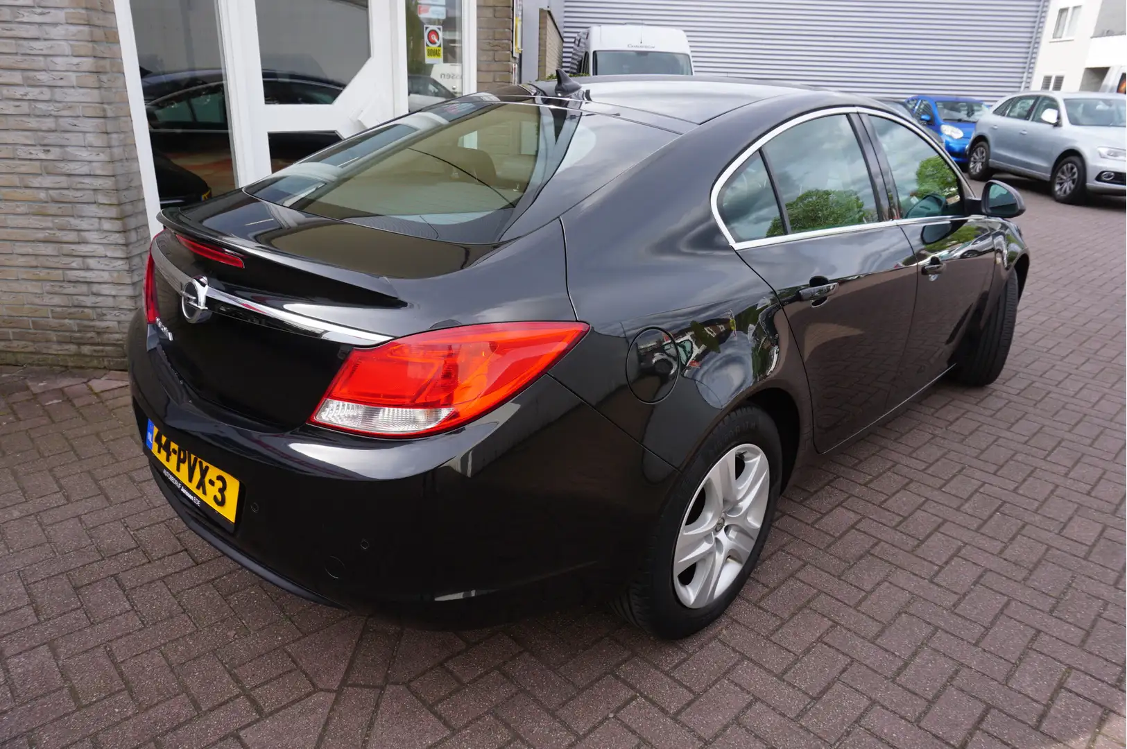 Opel Insignia 1.8I Edition Schwarz - 2