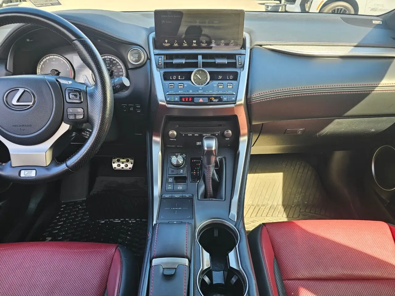 Lexus NX снимка Lexus NX