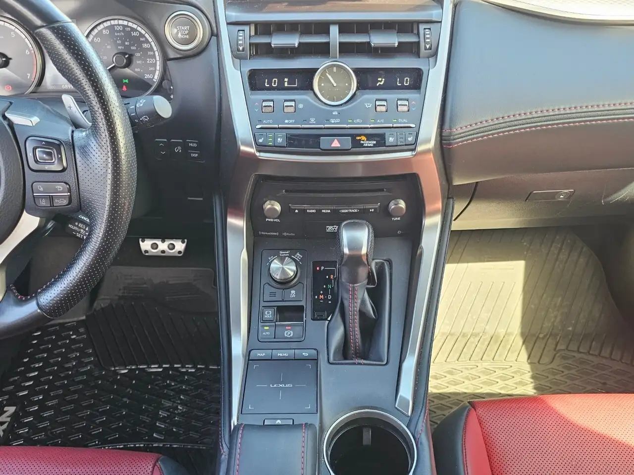 Lexus NX снимка Lexus NX