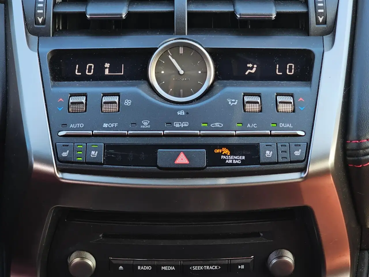 Lexus NX снимка Lexus NX