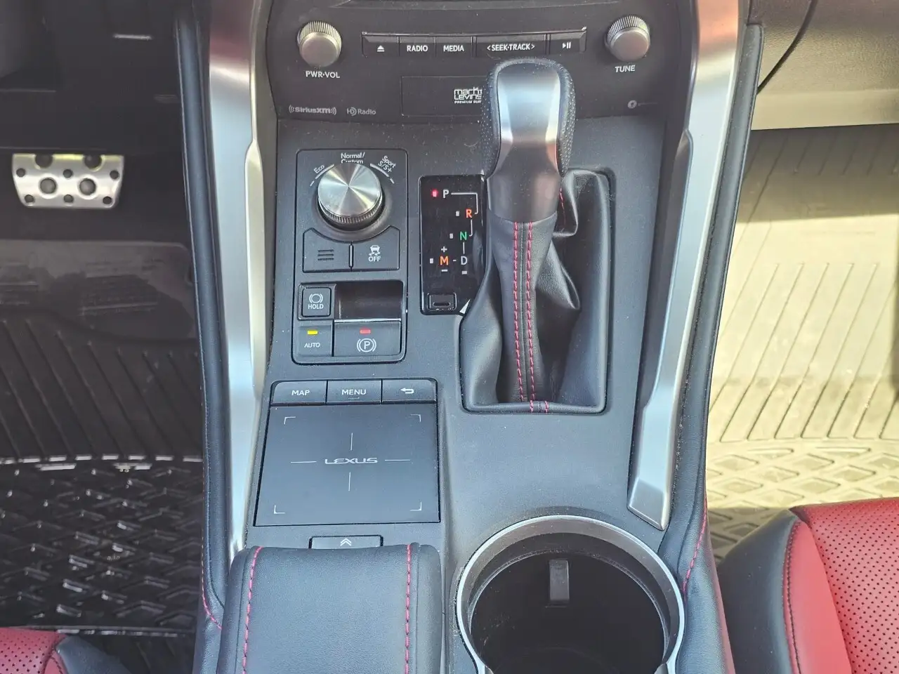Lexus NX снимка Lexus NX