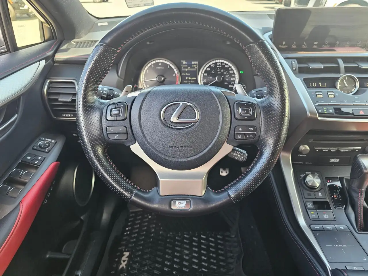 Lexus NX снимка Lexus NX