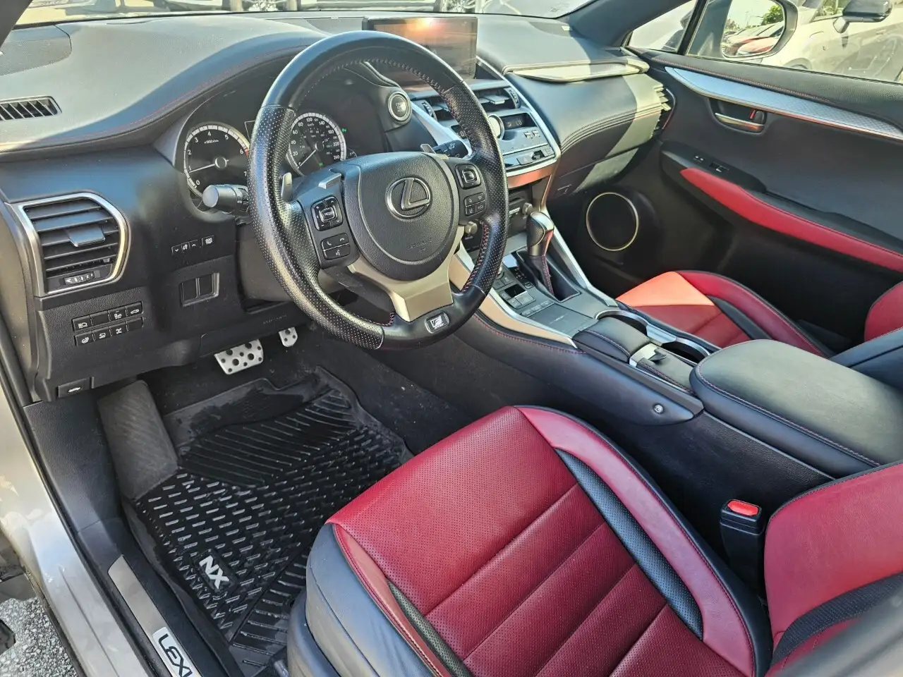 Lexus NX снимка Lexus NX