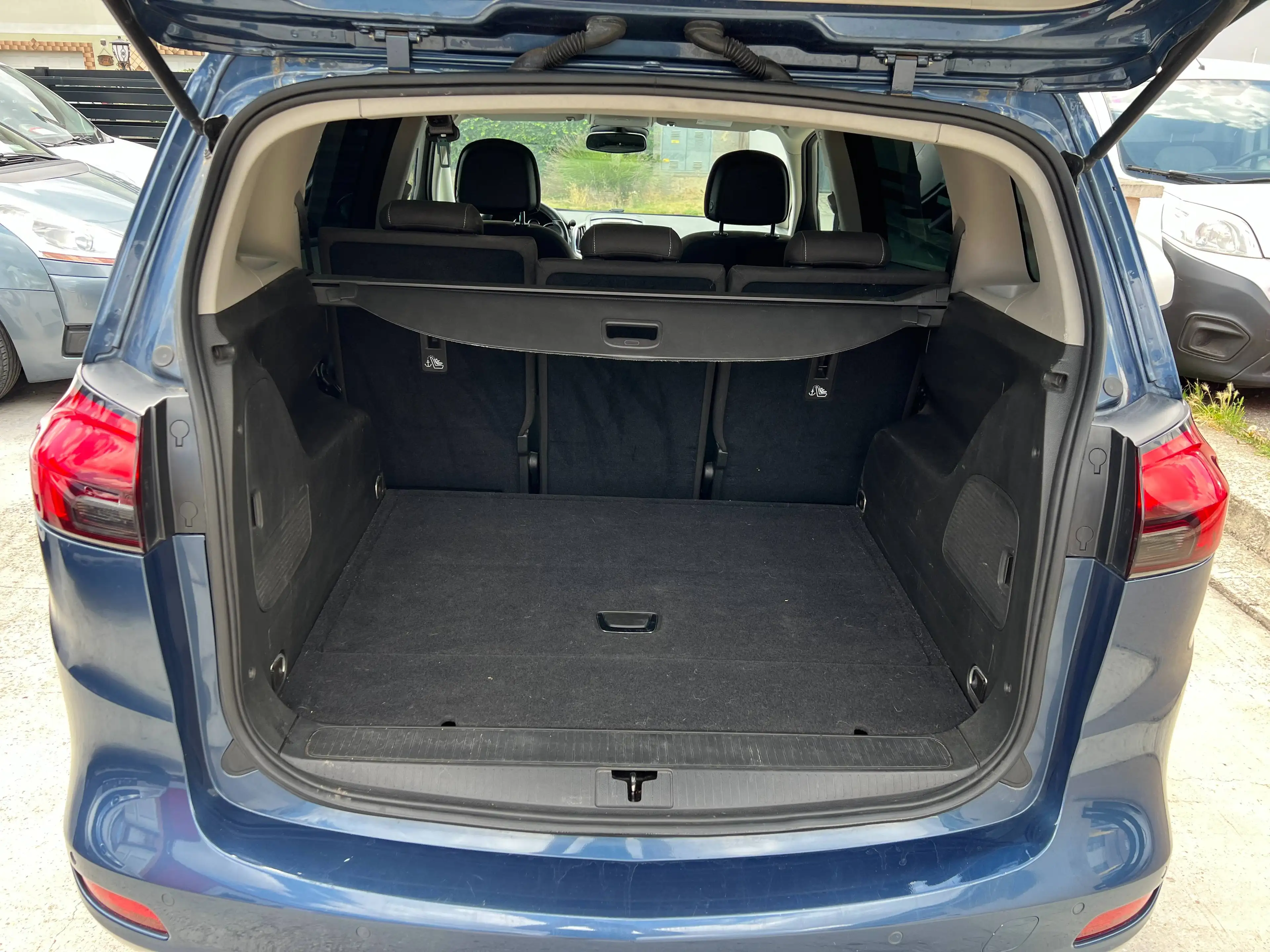 Opel Zafira Tourer Drive — photo 9