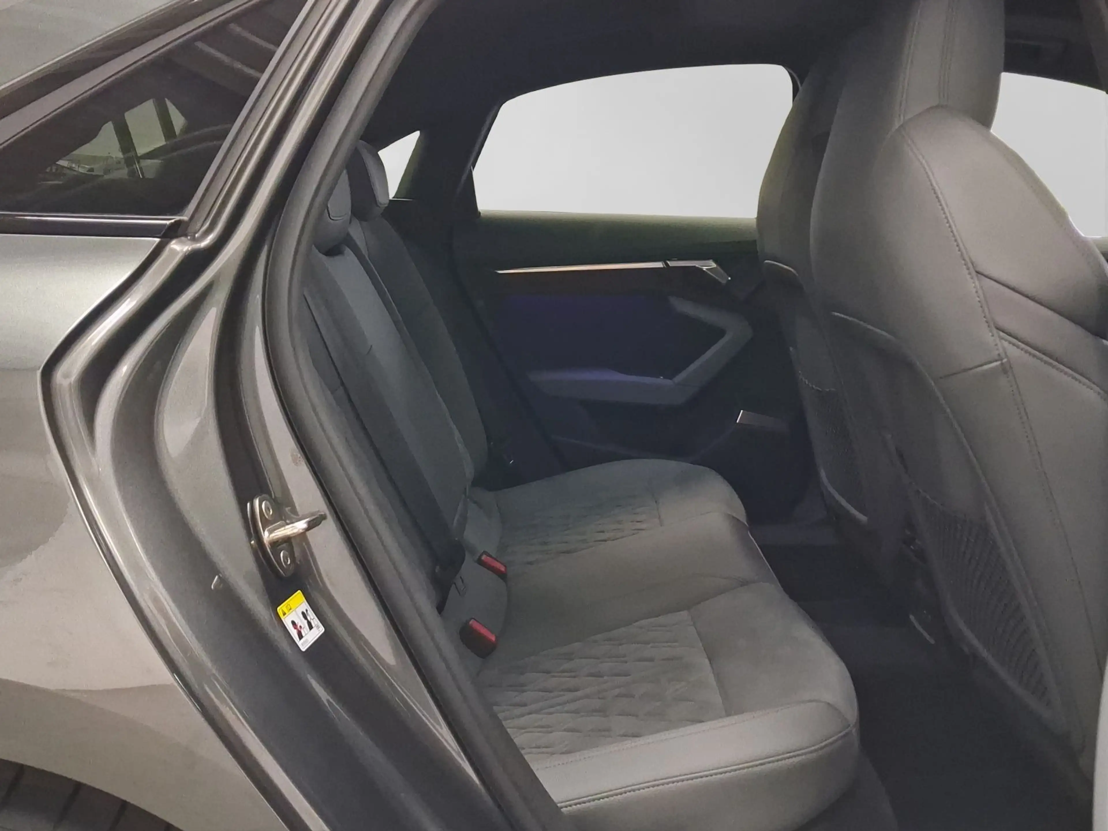 Audi S3 Lim.TFSI Q LM19 B&O PRIVACY PANO MATRIX — photo 6
