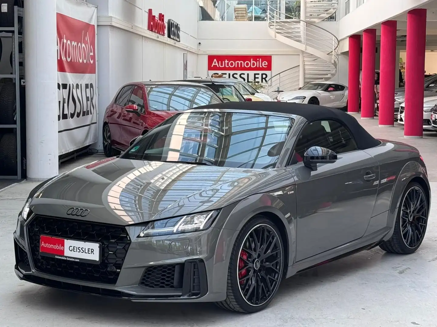 Audi TT Roadster 45 TFSI S line Competition Plus Grau - 2