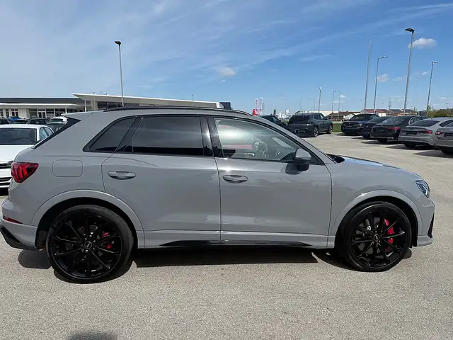 Audi Q3 RS 2,5 TFSI quattro S-tronic Ansicht 5