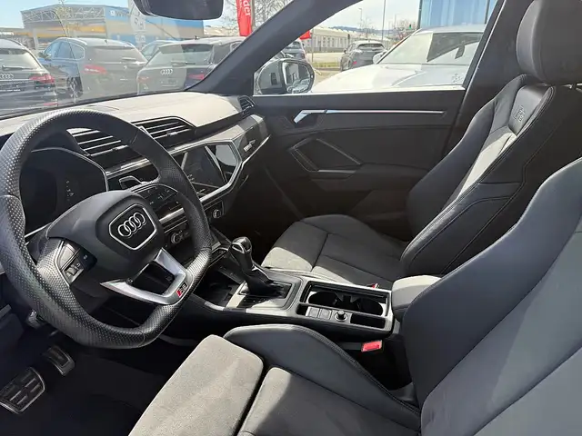 Audi Q3 RS 2,5 TFSI quattro S-tronic Ansicht 17