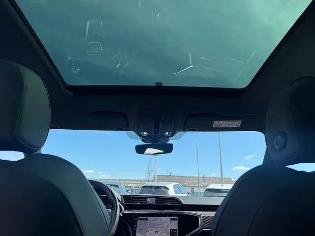 Audi Q3 RS 2,5 TFSI quattro S-tronic Ansicht 33