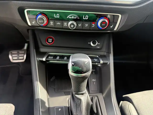 Audi Q3 RS 2,5 TFSI quattro S-tronic Ansicht 23