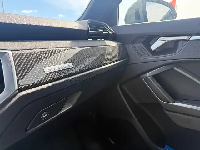 Audi Q3 RS 2,5 TFSI quattro S-tronic Ansicht 25