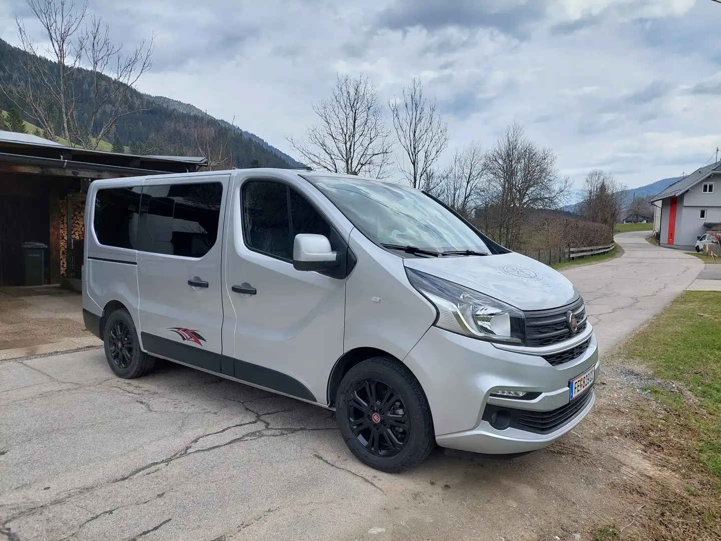 Fiat Talento Talento Panorama 3,0t 2,0 EcoJet 145 L1H1 Family Plateado - 1