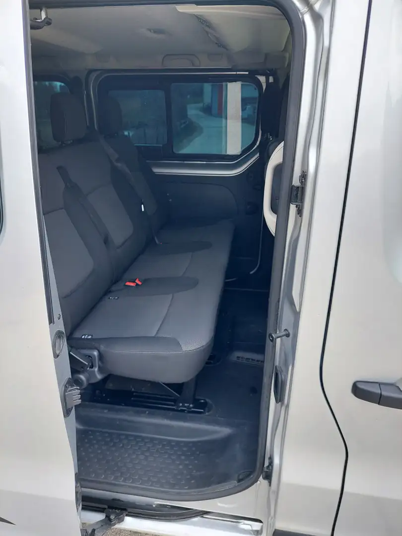 Fiat Talento Talento Panorama 3,0t 2,0 EcoJet 145 L1H1 Family Plateado - 2