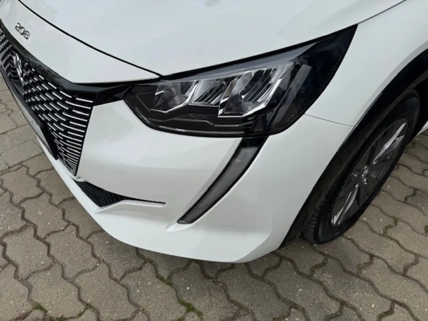 Peugeot e-208 Active Pack Weiß - 2