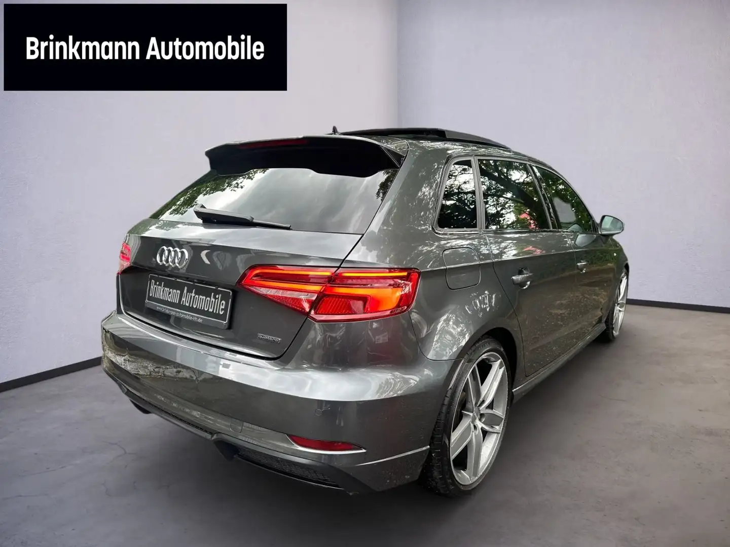 Audi A3 40 TDI quattro Sportback S tronic S Line Pano Grau - 2
