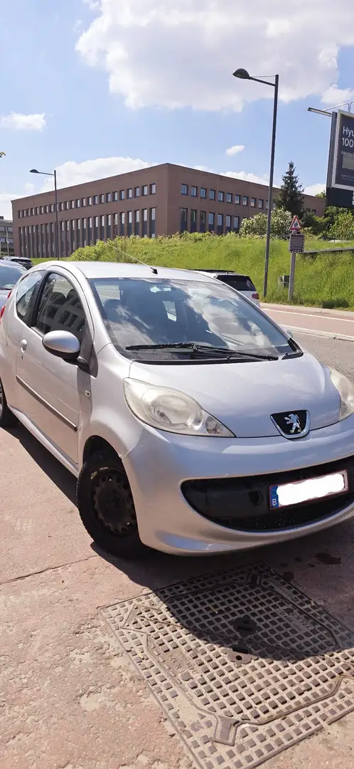Peugeot 107 1.0i 12v Trendy Argent - 2