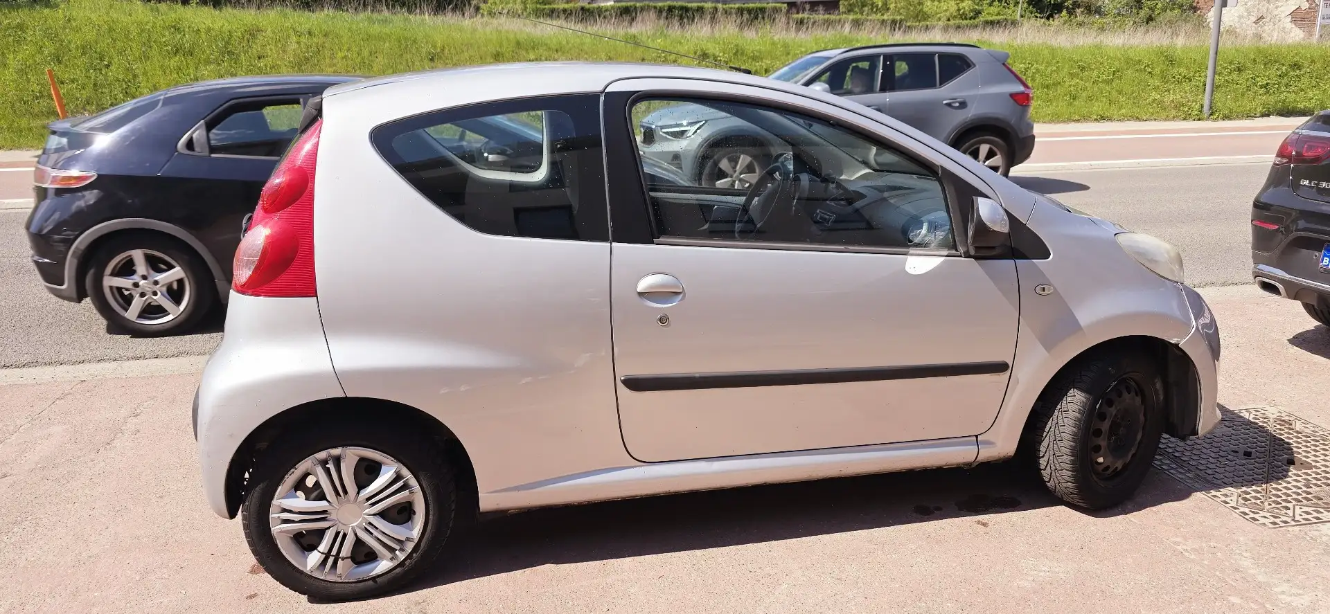 Peugeot 107 1.0i 12v Trendy Argent - 1