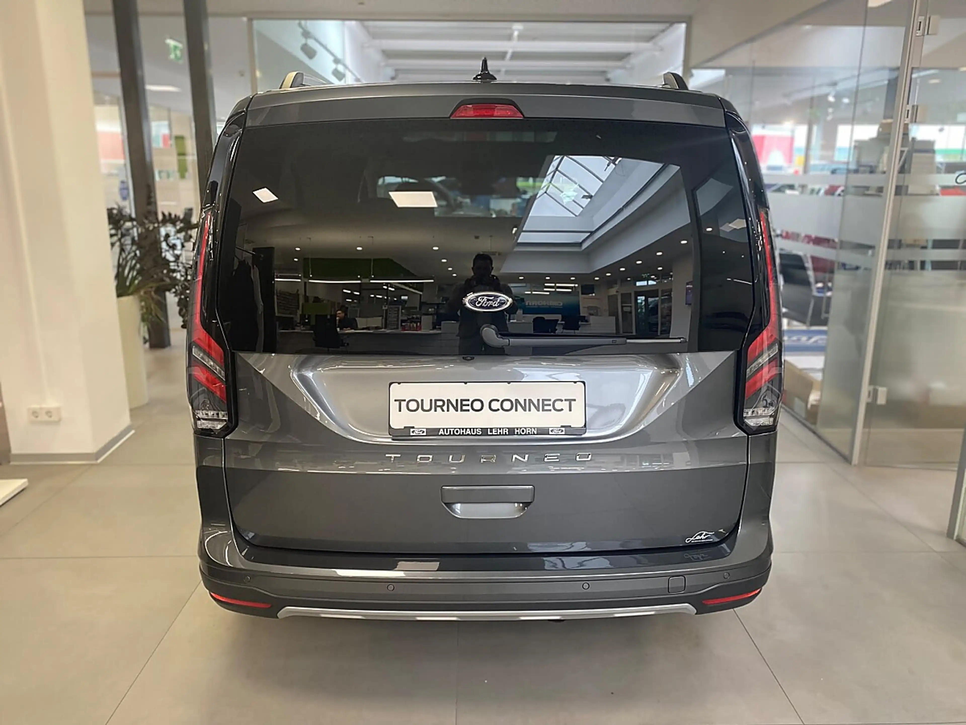 Ford Grand Tourneo Connect 2,0 EcoBlue L2 Active Aut. — photo 11