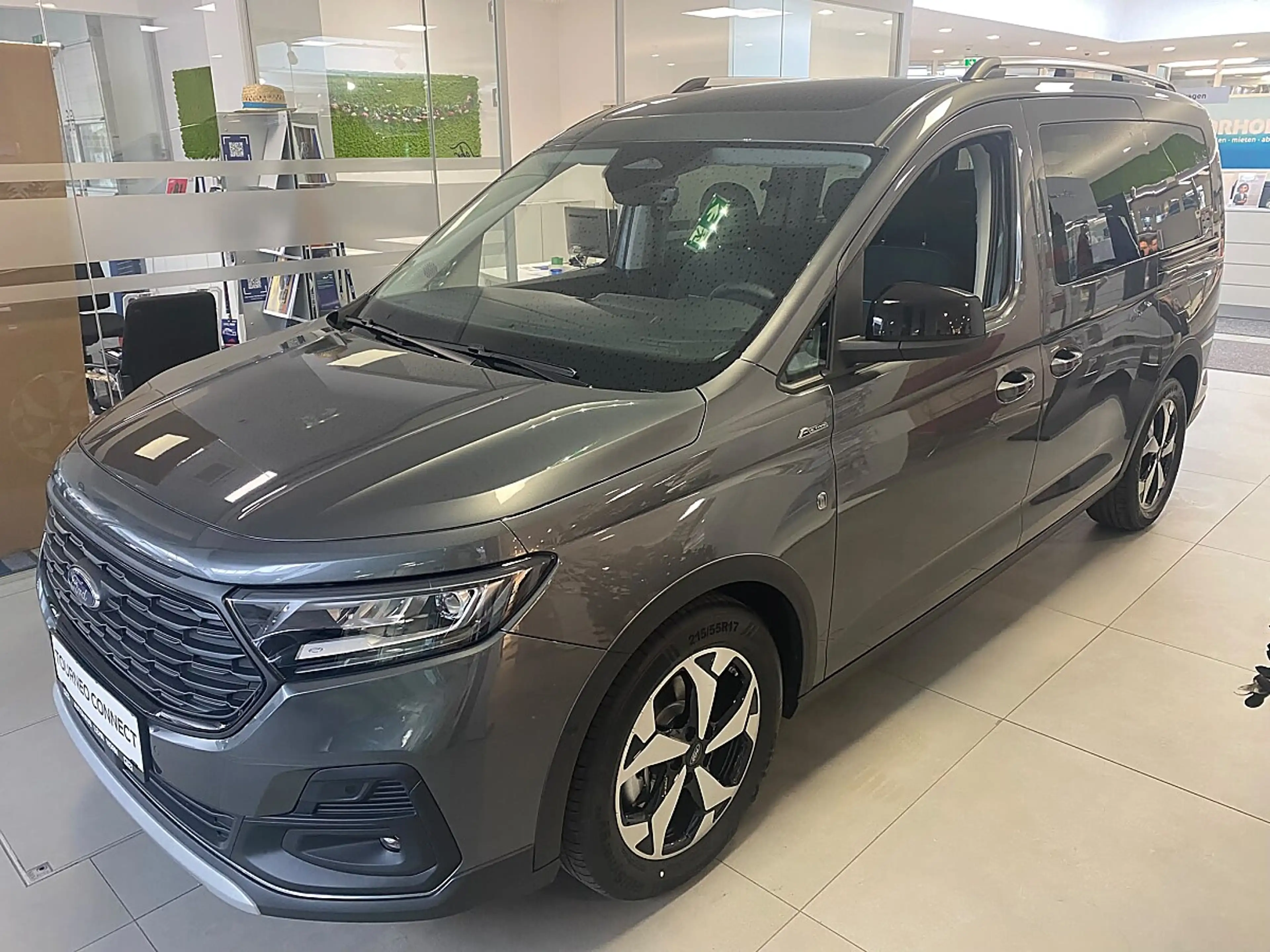Ford Grand Tourneo Connect 2,0 EcoBlue L2 Active Aut. — photo 3