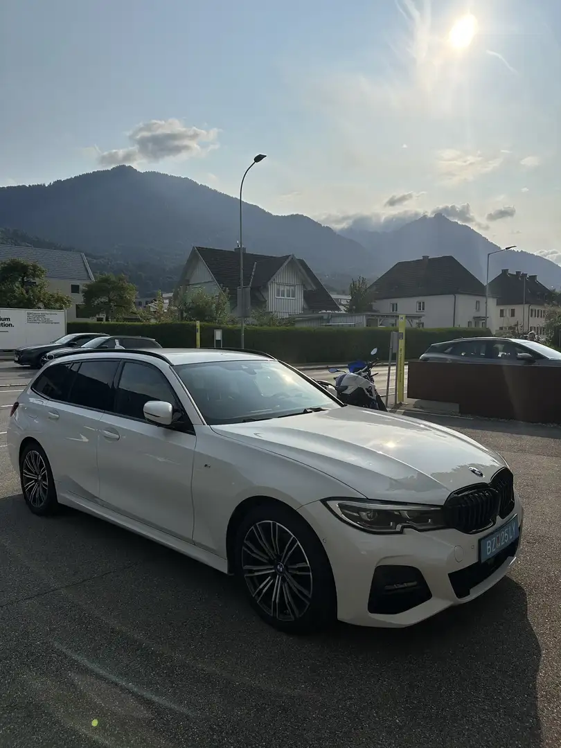 BMW 320 320d xDrive Touring Aut. Weiß - 1