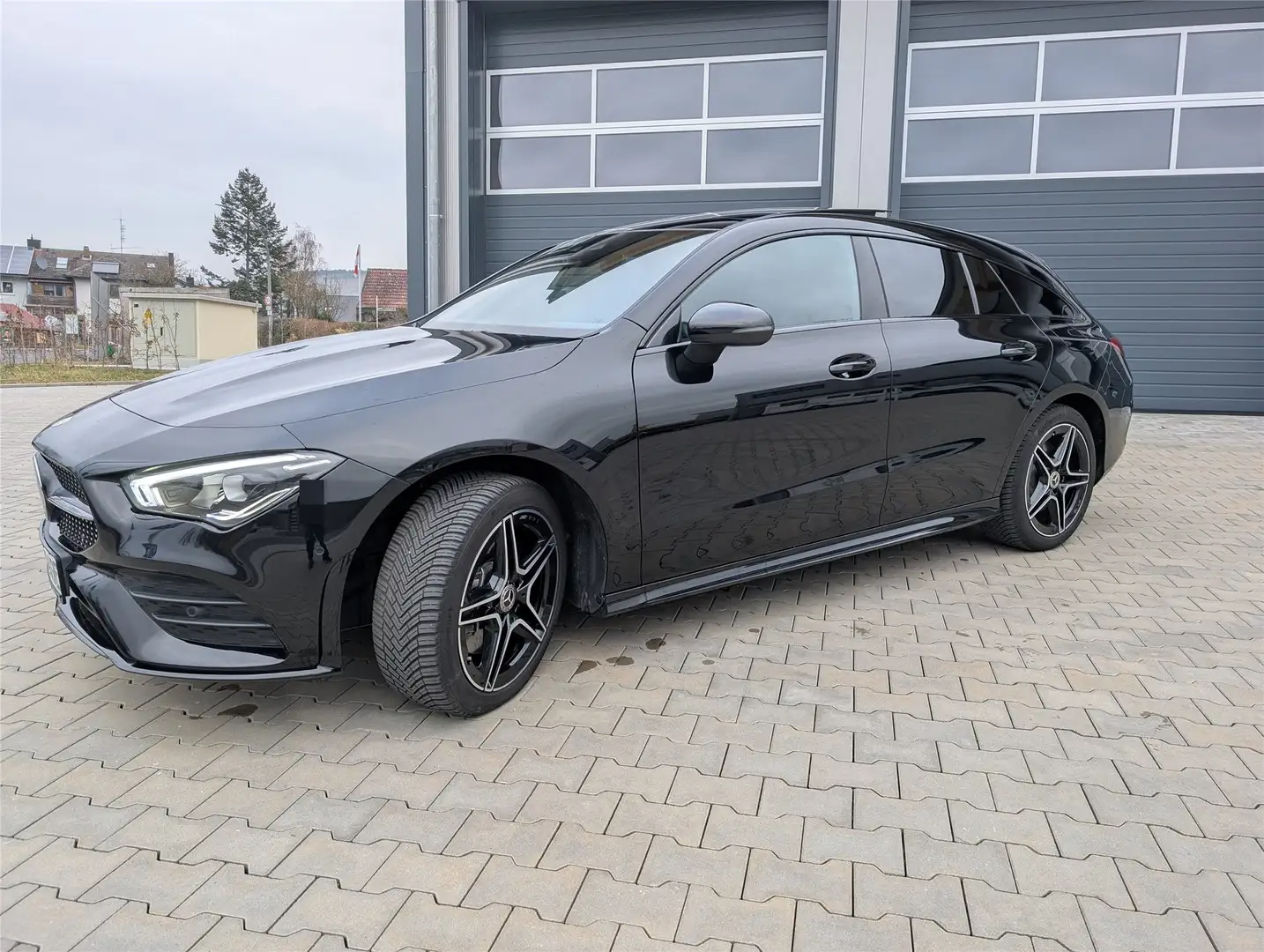 Mercedes-Benz CLA 250 e SB+8G-DCT+AMG+NIGHT+AHK+PANO+MBUX-AR+ADV.SOUND Schwarz - 2