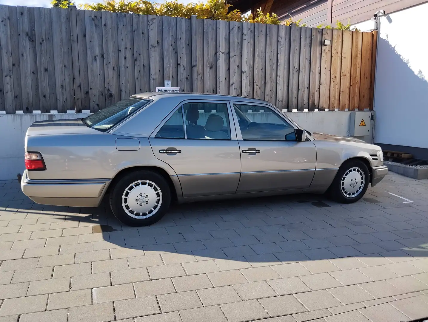 Mercedes-Benz E 300 E 300 Ds. Aut. Silber - 1