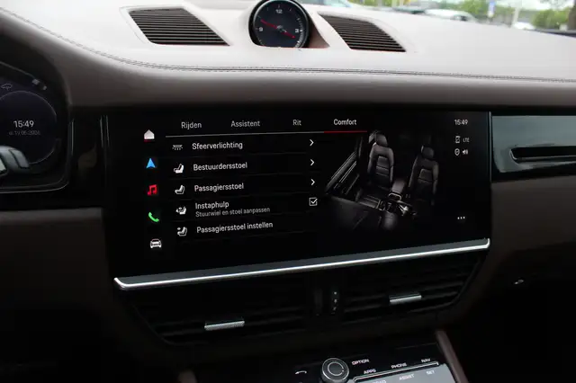 Porsche Cayenne view 27