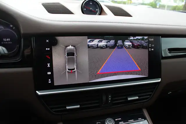 Porsche Cayenne view 22